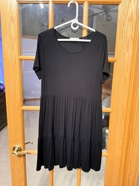 SHEIN Black Short-Sleeve Tiered Midi Dress